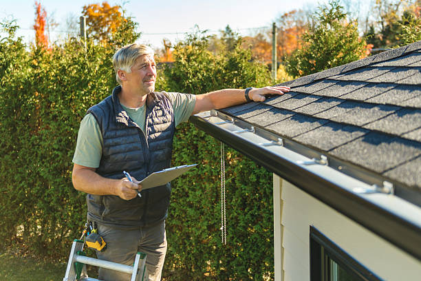 Professional Roofing technician working in Smithfield, IL